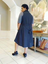 Load image into Gallery viewer, Black &amp; White Striped Kimono Vest